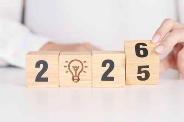 POURQUOI LA FIN D’ANNÉE EST UN MOMENT STRATÉGIQUE POUR LA COMMUNICATION DIGITALE